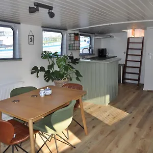 Private On Houseboat Privatunterkunft